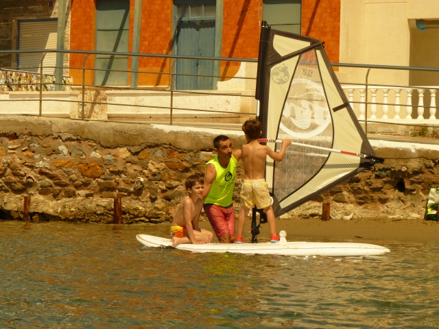 Aprendiendo windsurf con peques
